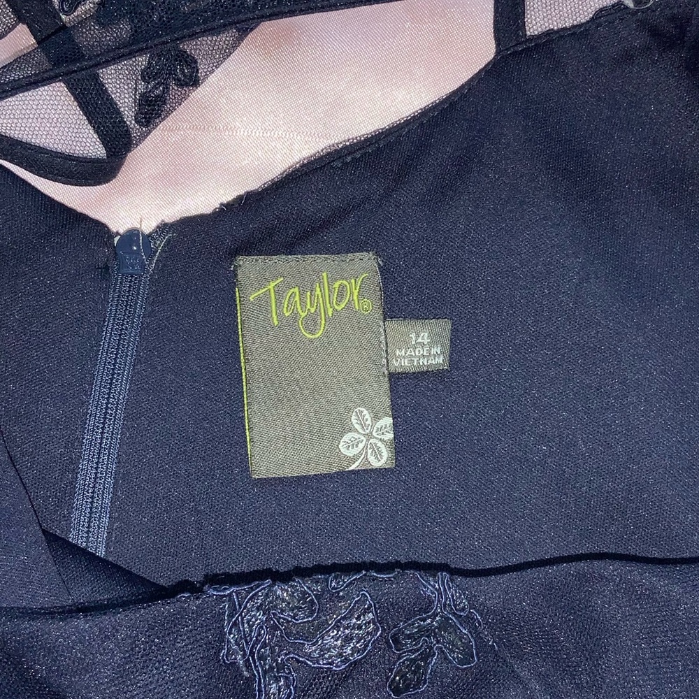 Navy blue lace dress Taylor size 14 - Picture 3 of 4